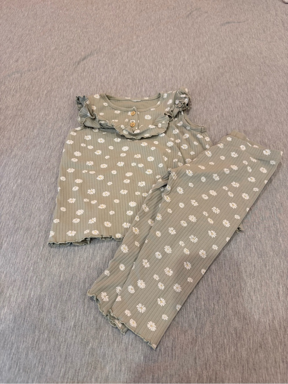 H&M Sage Green Daisy Print Girls' Set Size 2T
